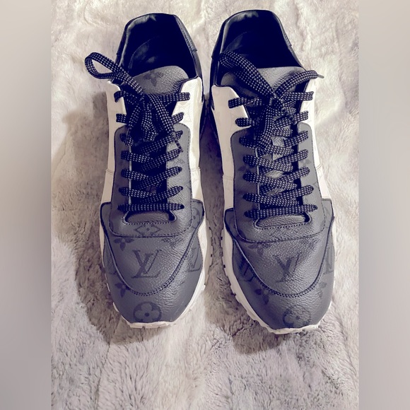 ***AUTHENTIC*** Louis Vuitton Run Away sneakers - Picture 2 of 11